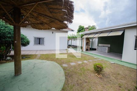 Casa de condomínio à venda com 365m², 3 quartos e 4 vagas Casa de condomínio à venda com 365m², 3 quartos e 4 vagasQuintal - Quiosque