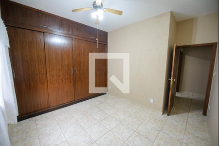 Casa de condomínio à venda com 365m², 3 quartos e 4 vagas Casa de condomínio à venda com 365m², 3 quartos e 4 vagasQuarto 2
