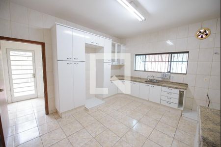 Casa de condomínio à venda com 365m², 3 quartos e 4 vagas Casa de condomínio à venda com 365m², 3 quartos e 4 vagasCozinha