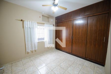 Casa de condomínio à venda com 365m², 3 quartos e 4 vagas Casa de condomínio à venda com 365m², 3 quartos e 4 vagasQuarto 2