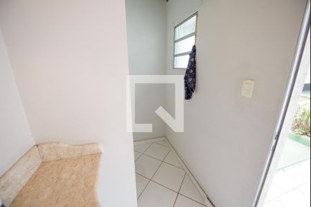 Casa de condomínio à venda com 365m², 3 quartos e 4 vagas Casa de condomínio à venda com 365m², 3 quartos e 4 vagasBanheiro de serviço