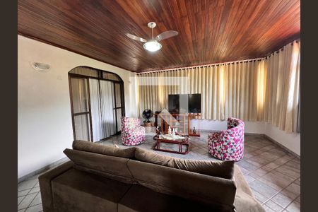 Casa de condomínio à venda com 340m², 5 quartos e 5 vagasSala TV