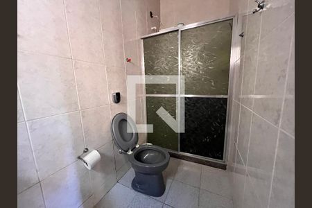 Casa de condomínio à venda com 340m², 5 quartos e 5 vagasBanheiro serviço