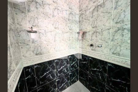 Casa de condomínio à venda com 340m², 5 quartos e 5 vagasBanheiro Suíte 01