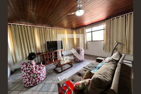 Casa de condomínio à venda com 340m², 5 quartos e 5 vagasSala TV