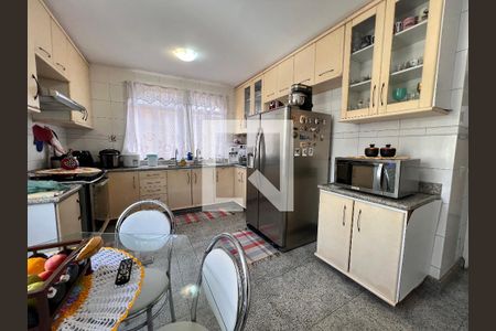 Casa de condomínio à venda com 340m², 5 quartos e 5 vagasCozinha