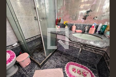 Casa de condomínio à venda com 340m², 5 quartos e 5 vagasBanheiro - Suite 02