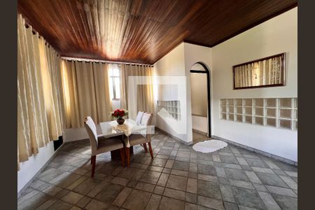 Casa de condomínio à venda com 340m², 5 quartos e 5 vagasSala TV