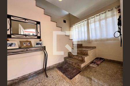 Casa de condomínio à venda com 340m², 5 quartos e 5 vagasHall de entrada