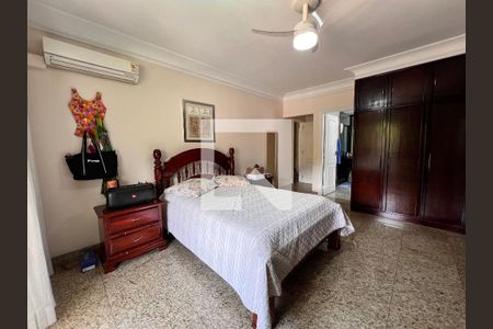 Casa de condomínio à venda com 340m², 5 quartos e 5 vagasSuite 01