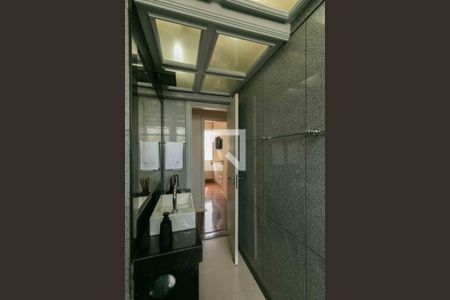 Apartamento à venda com 261m², 4 quartos e 3 vagasBanheiro Social