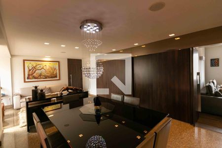 Apartamento à venda com 261m², 4 quartos e 3 vagasSala de Jantar