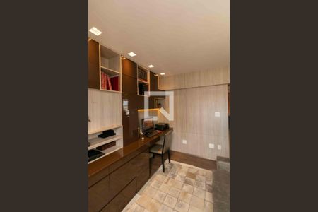 Apartamento à venda com 261m², 4 quartos e 3 vagasEscritório