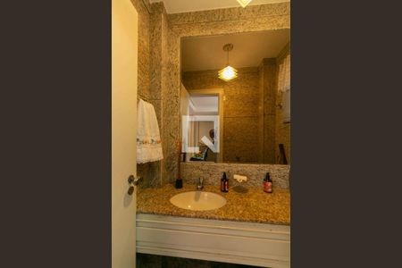 Apartamento à venda com 261m², 4 quartos e 3 vagasLavabo 2