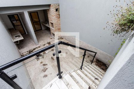 Casa à venda com 250m², 3 quartos e 3 vagasEscada