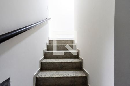 Casa à venda com 250m², 3 quartos e 3 vagasEscada