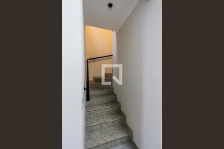 Casa à venda com 250m², 3 quartos e 3 vagasEscada