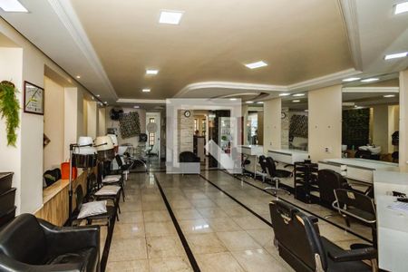 Casa para alugar com 4 quartos, 323m² em Heliópolis, Belo Horizonte