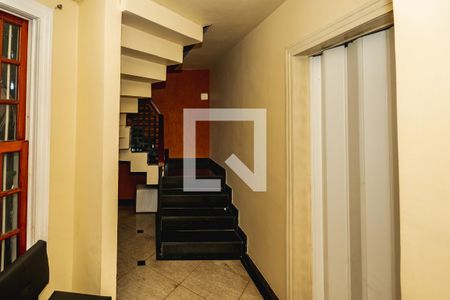 Casa para alugar com 4 quartos, 323m² em Heliópolis, Belo Horizonte