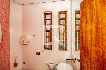 Casa para alugar com 4 quartos, 323m² em Heliópolis, Belo Horizonte