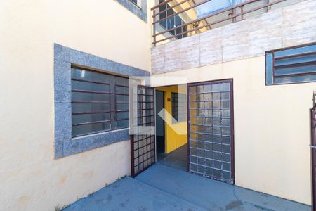 Casa para alugar com 70m², 2 quartos e 1 vagaQuintal