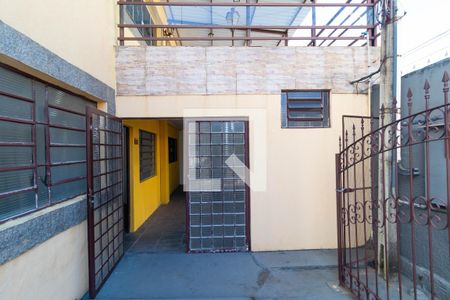 Casa para alugar com 70m², 2 quartos e 1 vagaQuintal