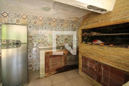 Casa à venda com 648m², 4 quartos e 4 vagas Casa à venda com 648m², 4 quartos e 4 vagasÁrea externa - Churrasqueira