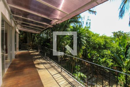 Casa à venda com 648m², 4 quartos e 4 vagas Casa à venda com 648m², 4 quartos e 4 vagasVaranda da Sala