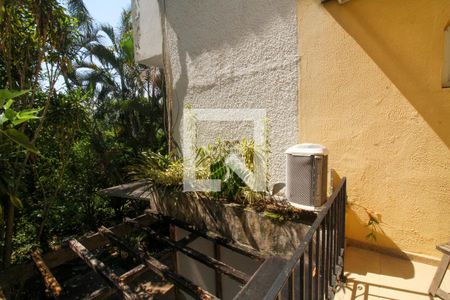 Casa à venda com 648m², 4 quartos e 4 vagas Casa à venda com 648m², 4 quartos e 4 vagasVaranda da Suíte