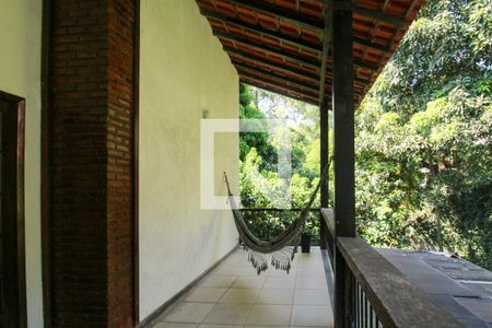 Casa à venda com 648m², 4 quartos e 4 vagas Casa à venda com 648m², 4 quartos e 4 vagasVaranda