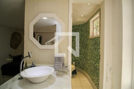 Casa à venda com 648m², 4 quartos e 4 vagas Casa à venda com 648m², 4 quartos e 4 vagasLavabo