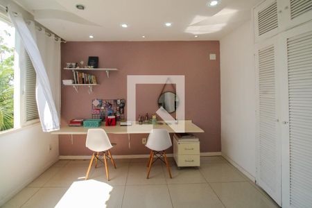 Casa à venda com 648m², 4 quartos e 4 vagas Casa à venda com 648m², 4 quartos e 4 vagasSuíte 2