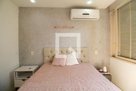 Casa à venda com 648m², 4 quartos e 4 vagas Casa à venda com 648m², 4 quartos e 4 vagasSuíte 2