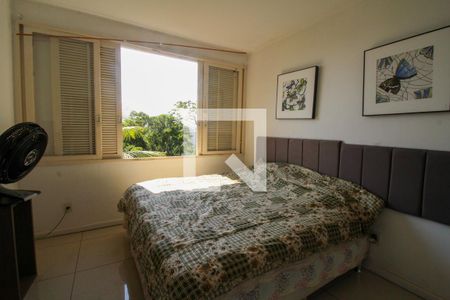 Casa à venda com 648m², 4 quartos e 4 vagas Casa à venda com 648m², 4 quartos e 4 vagasQuarto