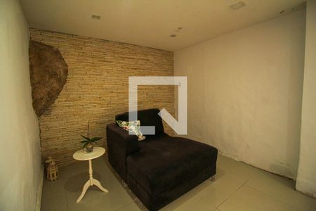 Casa à venda com 648m², 4 quartos e 4 vagas Casa à venda com 648m², 4 quartos e 4 vagasSala