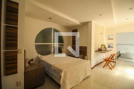 Casa à venda com 648m², 4 quartos e 4 vagas Casa à venda com 648m², 4 quartos e 4 vagasSuíte 1