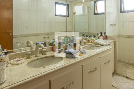Banheiro da Suíte 1 de apartamento à venda com 4 quartos, 220m² em Vila Uberabinha, São Paulo