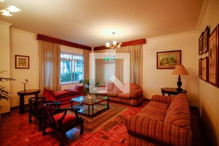 Casa à venda com 5 quartos, 360m² em Moema, São Paulo