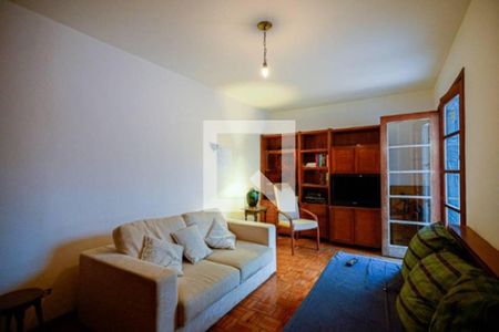 Casa à venda com 5 quartos, 360m² em Moema, São Paulo