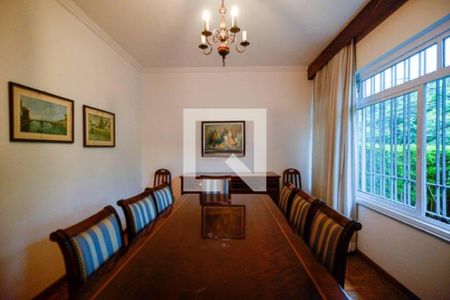 Casa à venda com 5 quartos, 360m² em Moema, São Paulo