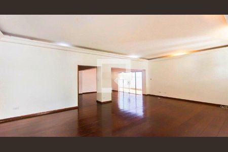 Casa à venda com 3 quartos, 320m² em Indianópolis, São Paulo