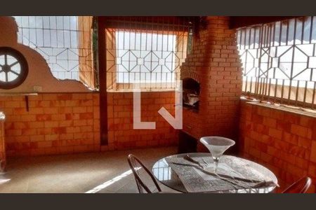 Casa à venda com 2 quartos, 100m² em Campo Belo, São Paulo