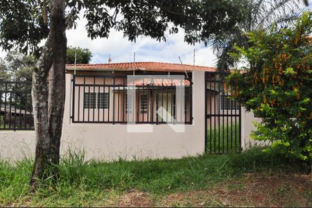 Casa para alugar com 243m², 4 quartos e 10 vagasFachada