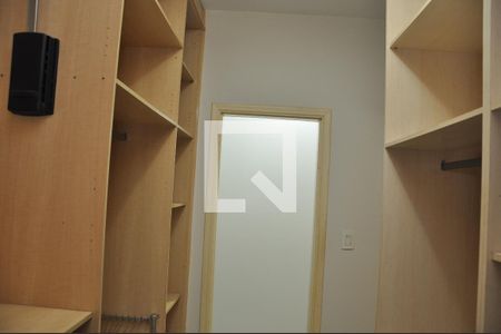 Casa para alugar com 243m², 4 quartos e 10 vagasCloset do quarto 4
