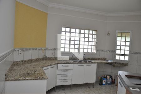 Casa para alugar com 243m², 4 quartos e 10 vagasCozinha