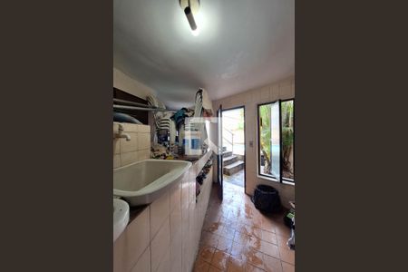 Casa à venda com 360m², 3 quartos e 3 vagasLavanderia