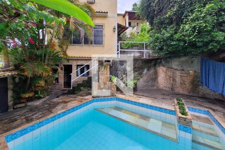 Casa à venda com 360m², 3 quartos e 3 vagasPiscina