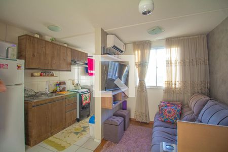 Sala/Cozinha de apartamento à venda com 2 quartos, 44m² em Mato Grande, Canoas