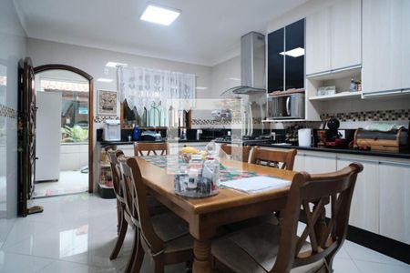 Casa à venda com 125m², 3 quartos e 2 vagasCozinha