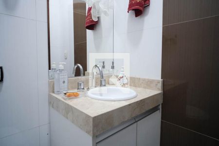 Casa à venda com 125m², 3 quartos e 2 vagasBanheiro 2